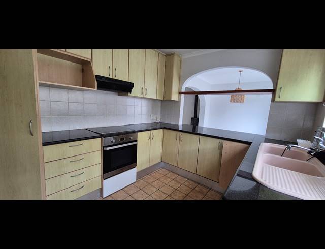 3 BEDROOM HOUSE TO LET IN WAVES EDGE
